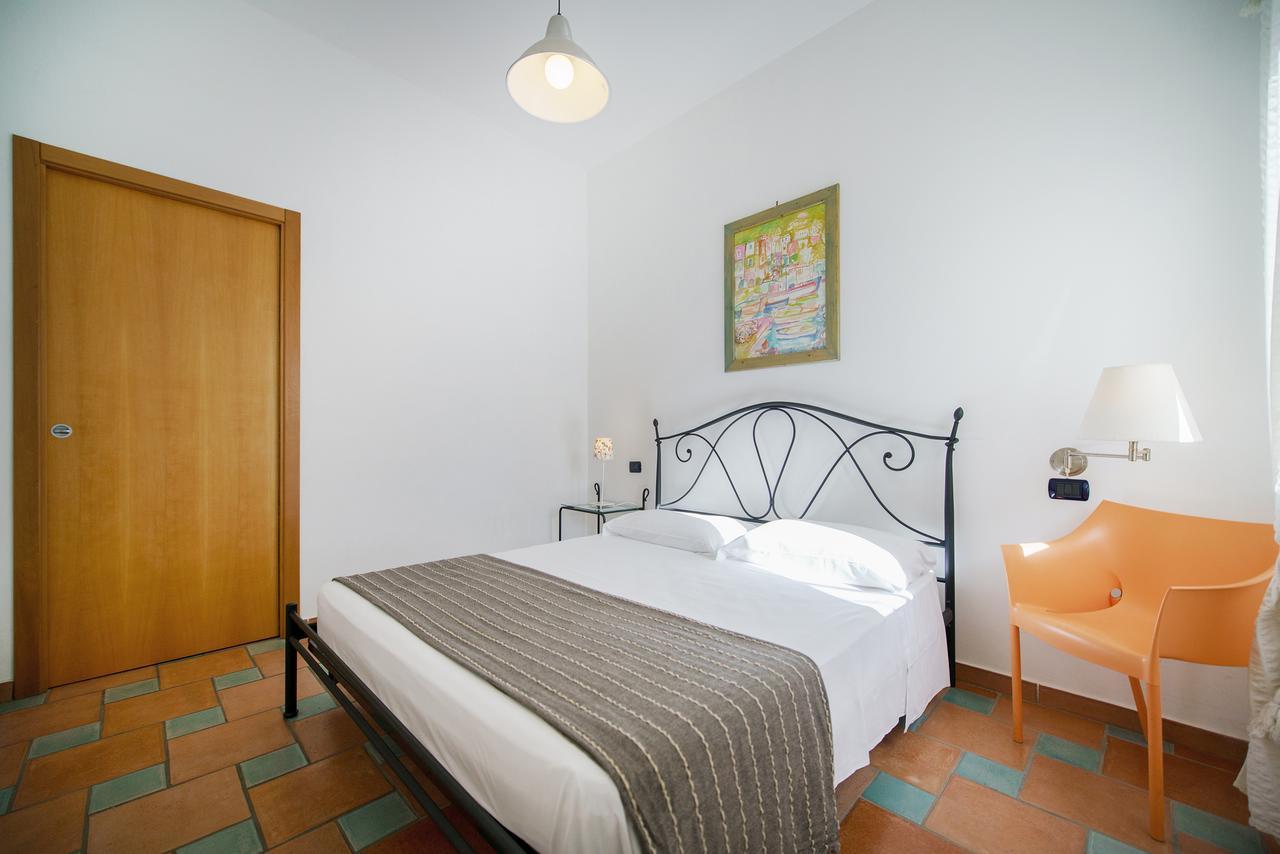 Gioia 37 Apartments Procida Bagian luar foto