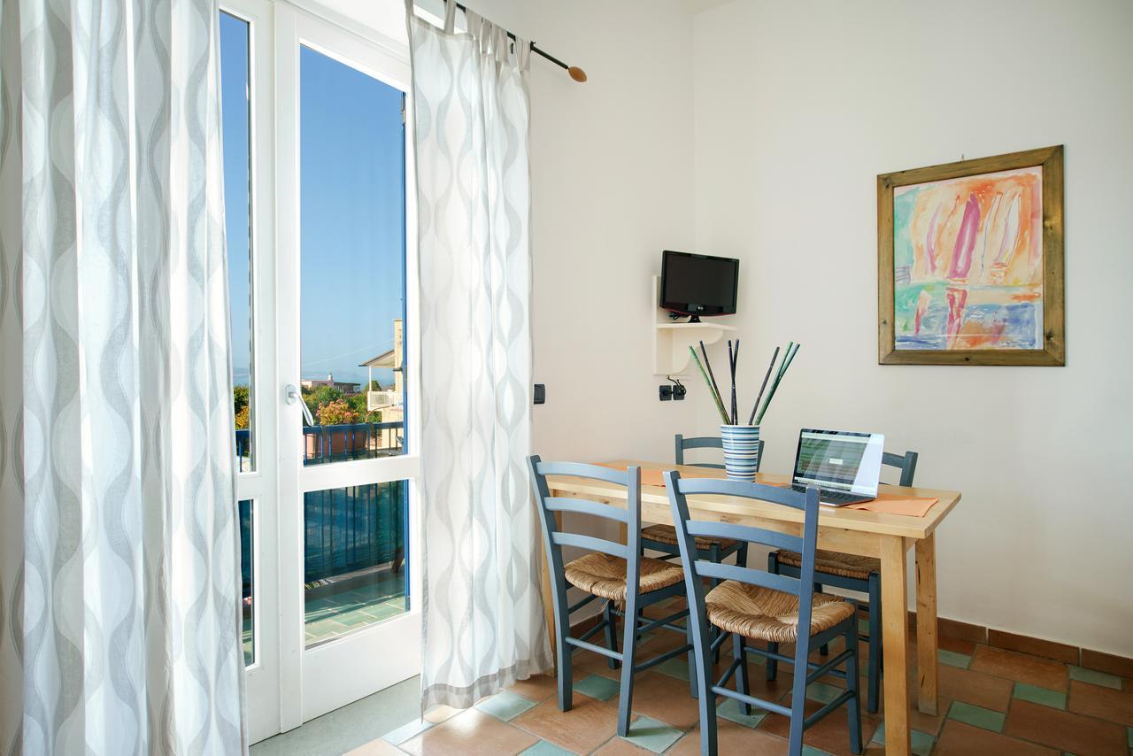 Gioia 37 Apartments Procida Bagian luar foto