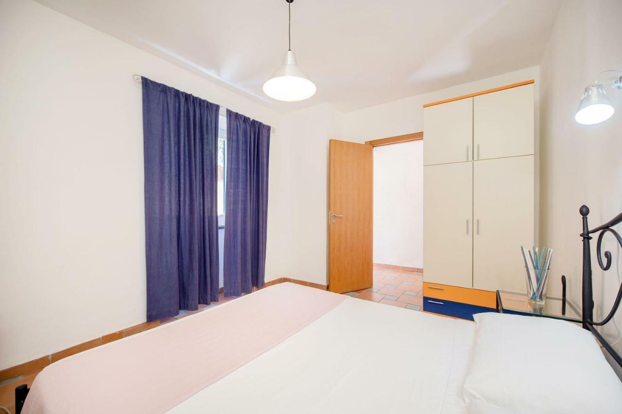 Gioia 37 Apartments Procida Bagian luar foto
